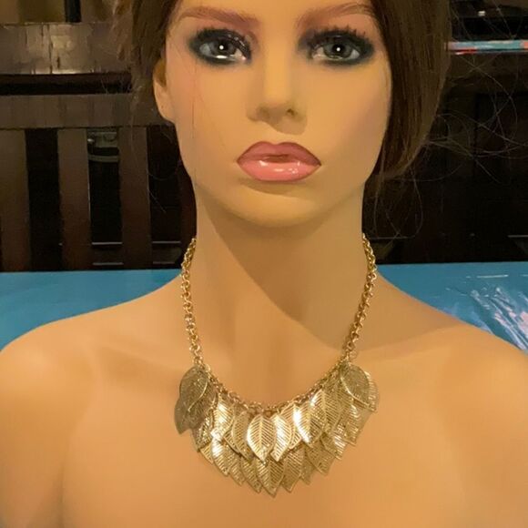Leaf Statement Necklace - Picture 1 of 3